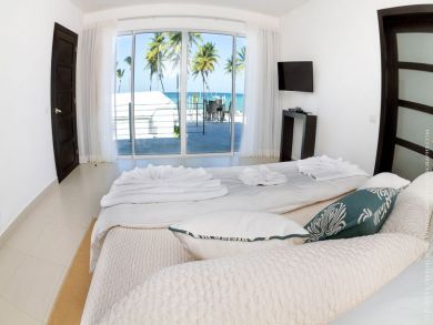 Luxury Eight Bedroom Vacation Beach Villa with Private Pool